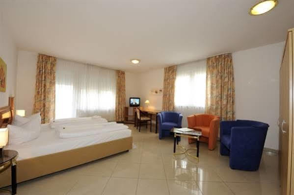 Rhein Neckar Hotel MHG Esterno foto